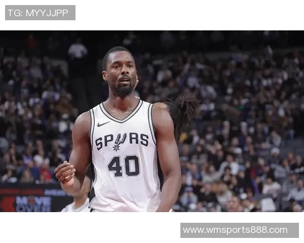 老将巴恩斯关键时刻连得7分助马刺赢球精彩海报发布