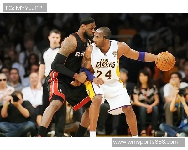 小南斯谈詹姆斯与科比领导风格差异幽默风趣与严格要求的对比分析